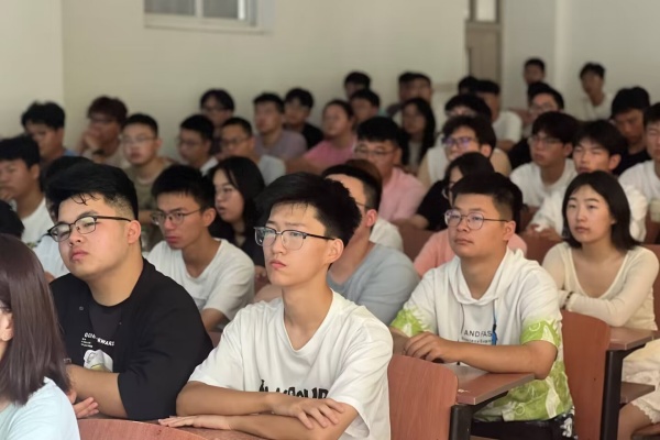 乘风破浪扬帆劲，奋楫笃行开新篇——金沙威尼斯顺利举办2024级新生入学教育系列活动