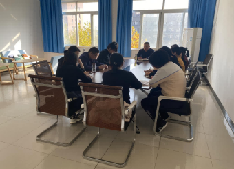 金沙威尼斯开展教师座谈会